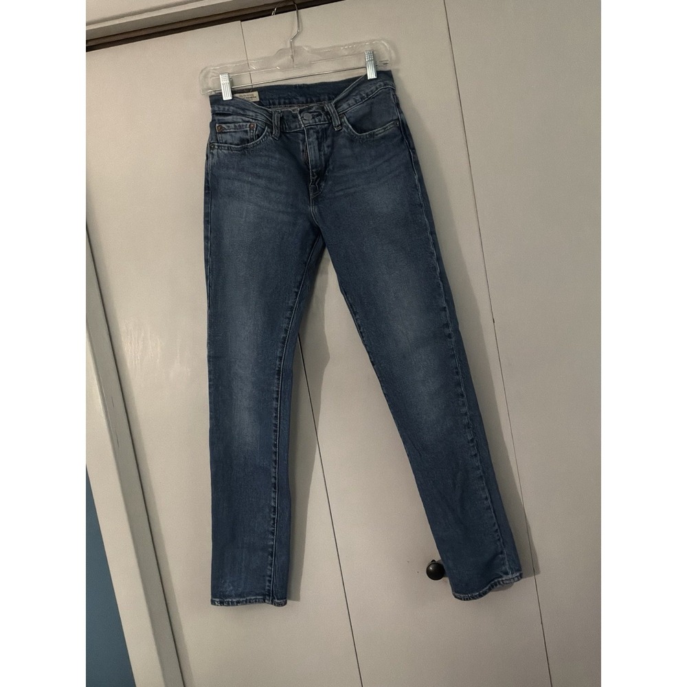 Levi's Premium Women's Size 27 Rise 9" Inseam 28" Waist 27" Blue